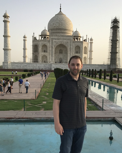 Kevin Zimmermann in front of the Taj Mahal